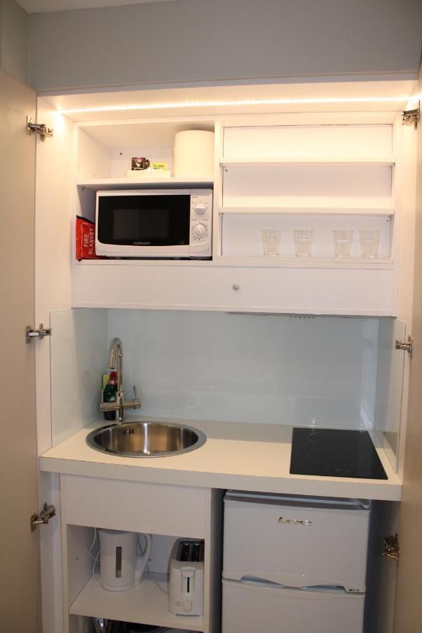 Aparthotel Nox Richmond Richmond  Esterno foto