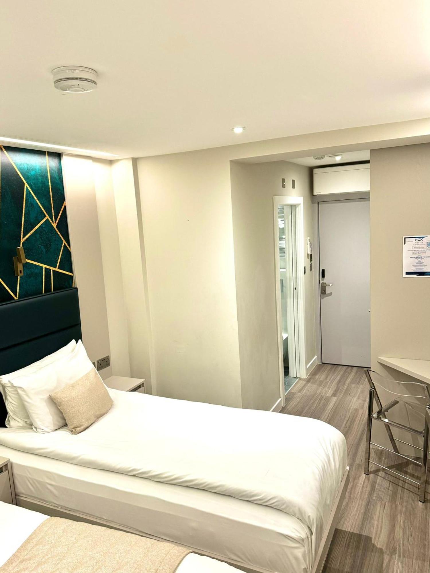 Aparthotel Nox Richmond Richmond  Esterno foto