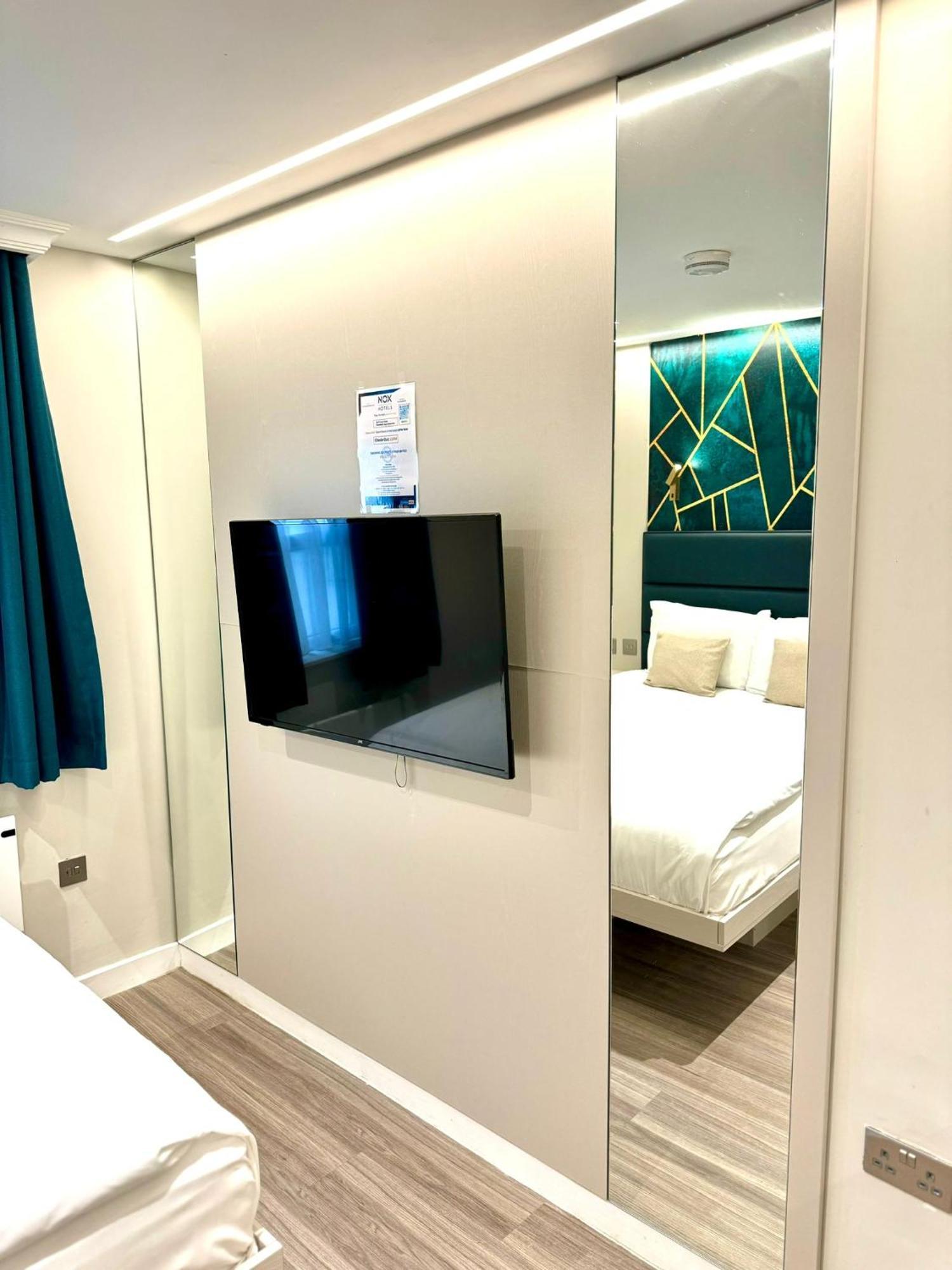 Aparthotel Nox Richmond Richmond  Esterno foto