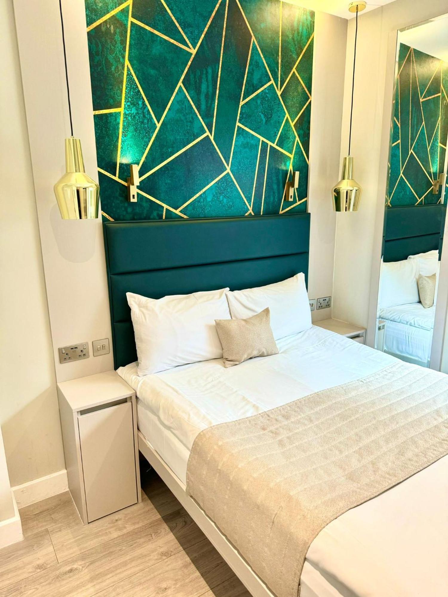 Aparthotel Nox Richmond Richmond  Esterno foto