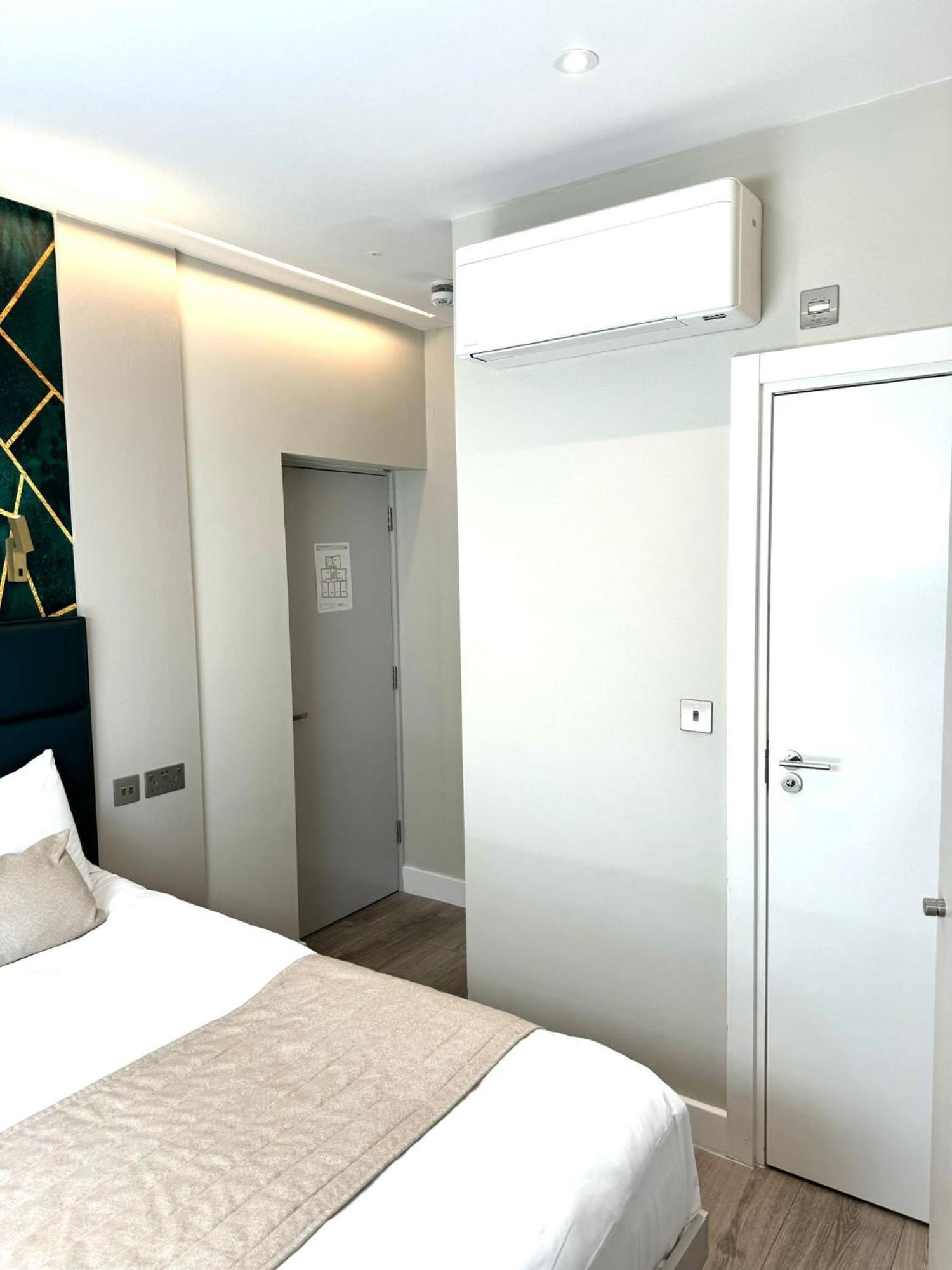 Aparthotel Nox Richmond Richmond  Esterno foto